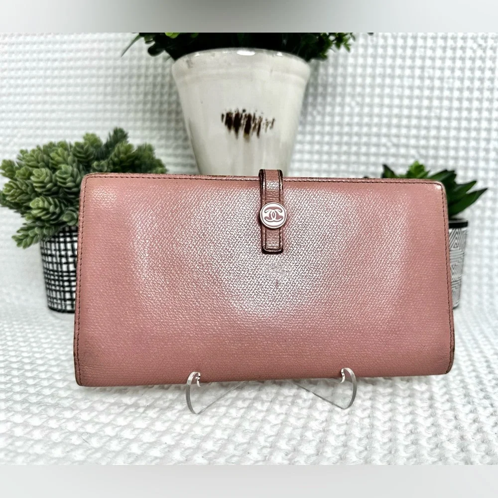 💖Vintage CHANEL Button Wallet